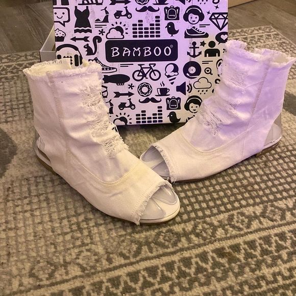 NWT. Bamboo Cure distressed shoe - Picture 2 of 2